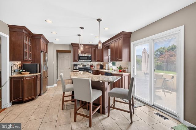 114 LAURA LN, Royersford, PA 19468