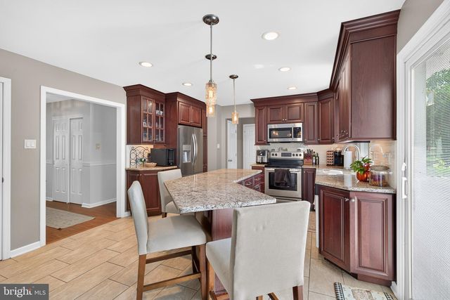 114 LAURA LN, Royersford, PA 19468