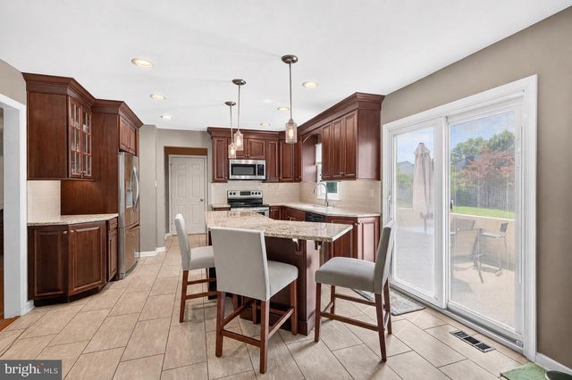 114 LAURA LN, Royersford, PA 19468