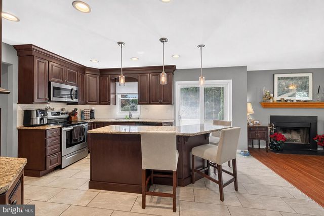 114 LAURA LN, Royersford, PA 19468