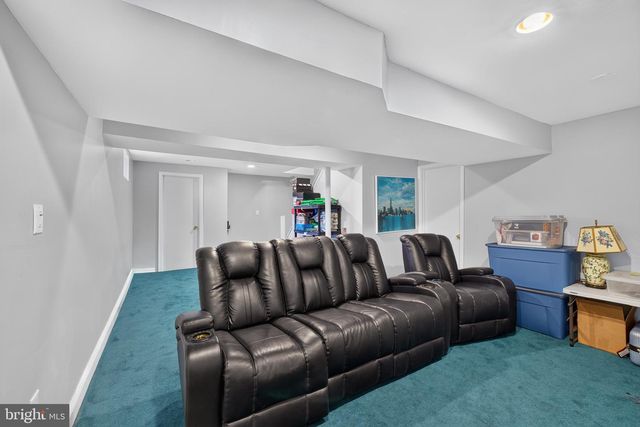 114 LAURA LN, Royersford, PA 19468