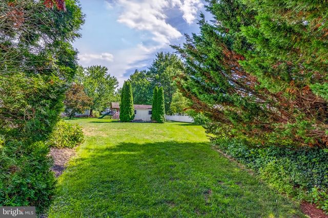 114 LAURA LN, Royersford, PA 19468