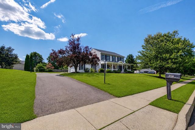 114 LAURA LN, Royersford, PA 19468