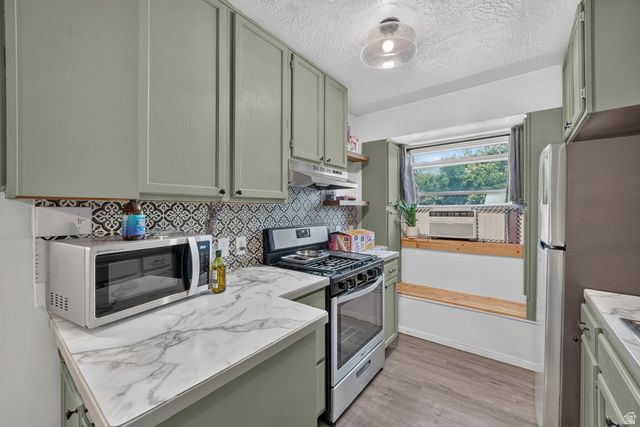 579 E GENTILE, Layton, UT 84041