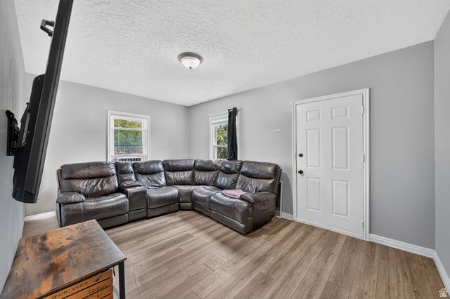579 E GENTILE, Layton, UT 84041