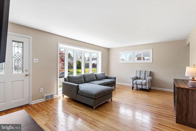 2245 MARTIN, Morton, PA 19070