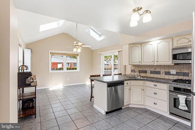 2245 MARTIN, Morton, PA 19070