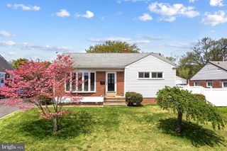 2245 MARTIN, Morton, PA 19070