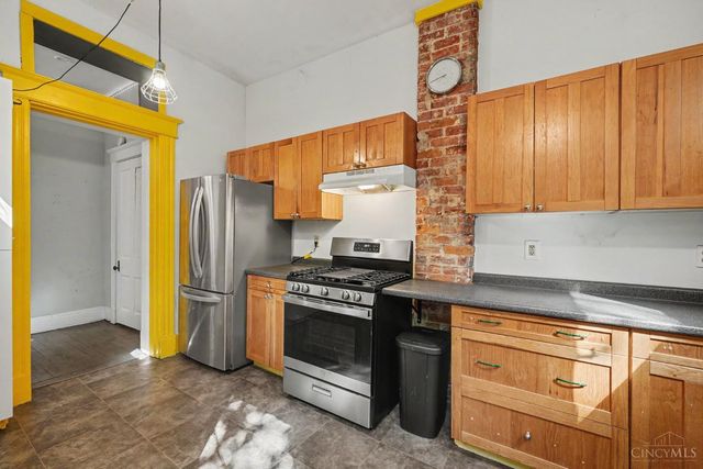 2200 W Clifton Avenue, Cincinnati, OH 45219