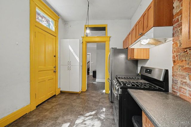 2200 W Clifton Avenue, Cincinnati, OH 45219