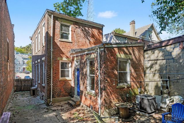2200 W Clifton Avenue, Cincinnati, OH 45219