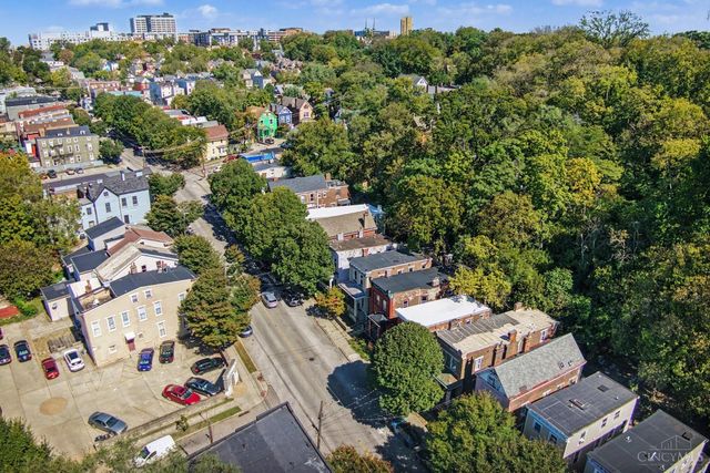 2200 W Clifton Avenue, Cincinnati, OH 45219