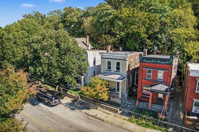 2200 W Clifton Avenue, Cincinnati, OH 45219