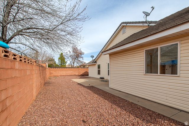 3746 MITCHELL DR, Santa Clara, UT 84765