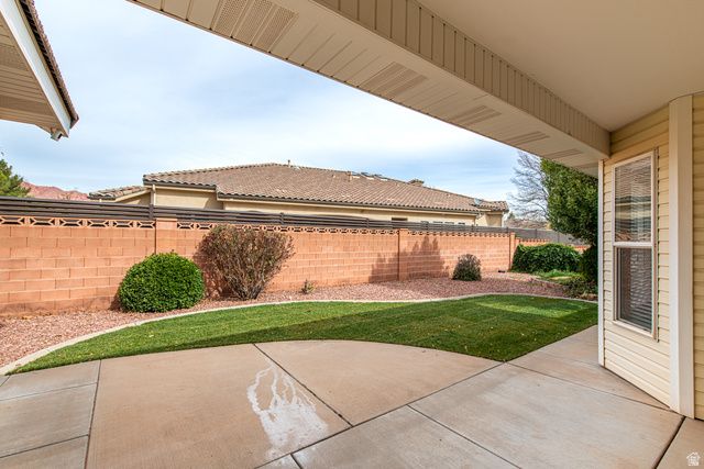 3746 MITCHELL DR, Santa Clara, UT 84765