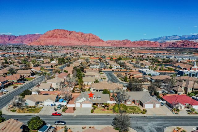 3746 MITCHELL DR, Santa Clara, UT 84765