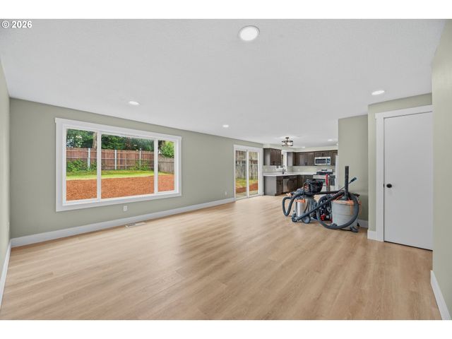 618 BALLAD Way, Forest Grove, OR 97116