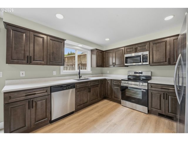 618 BALLAD Way, Forest Grove, OR 97116