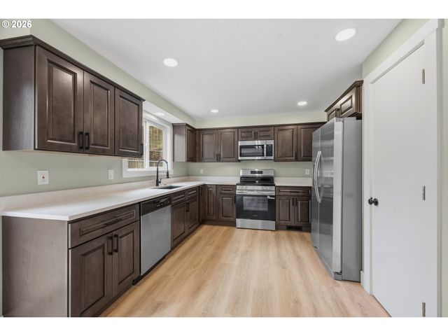 618 BALLAD Way, Forest Grove, OR 97116