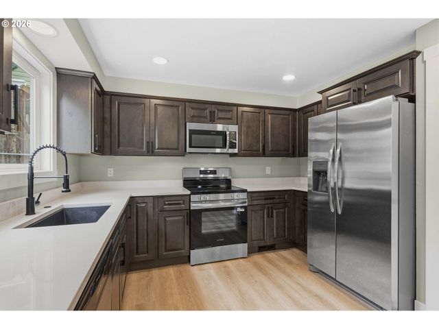 618 BALLAD Way, Forest Grove, OR 97116