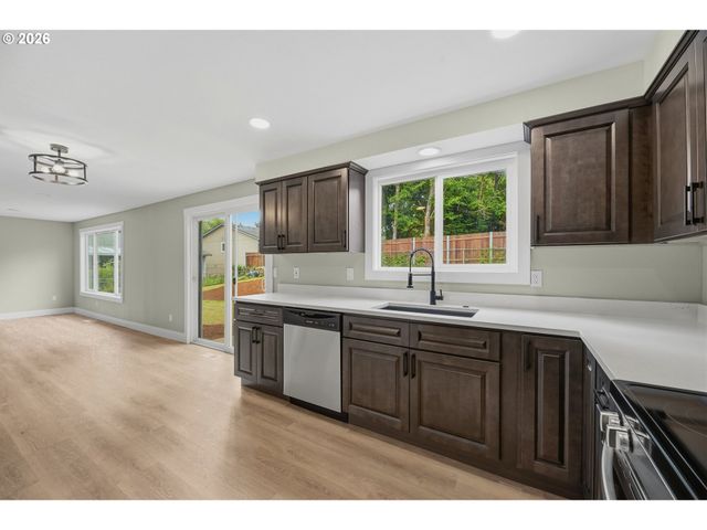 618 BALLAD Way, Forest Grove, OR 97116
