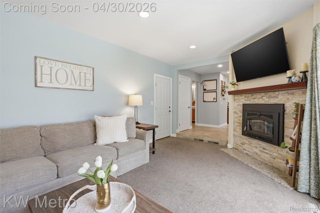 34180 Schulte Drive, Farmington, MI 48335