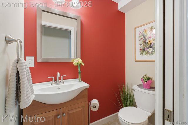 34180 Schulte Drive, Farmington, MI 48335
