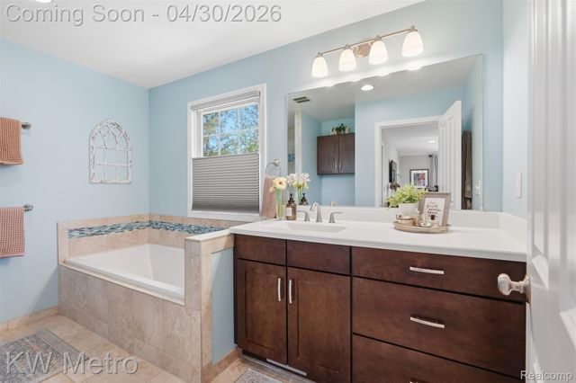 34180 Schulte Drive, Farmington, MI 48335