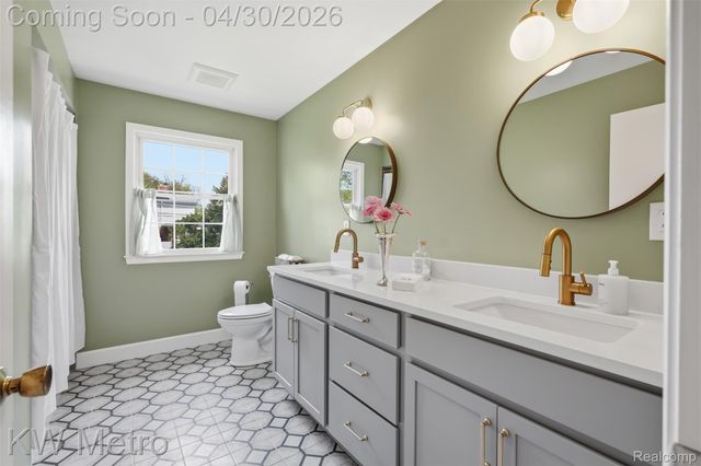 34180 Schulte Drive, Farmington, MI 48335