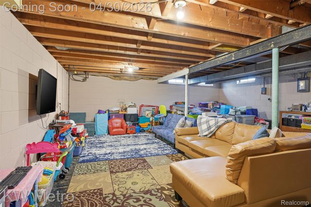 34180 Schulte Drive, Farmington, MI 48335