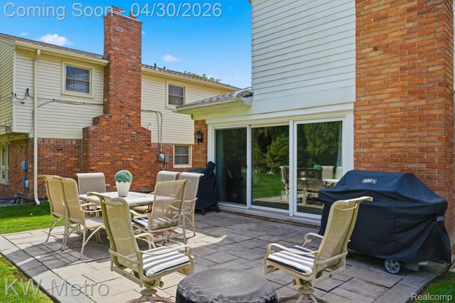 34180 Schulte Drive, Farmington, MI 48335