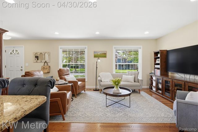 34180 Schulte Drive, Farmington, MI 48335