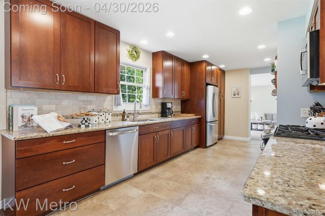 34180 Schulte Drive, Farmington, MI 48335