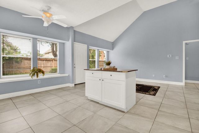 5719 W Vistaglen Loop, Houston, TX 77084