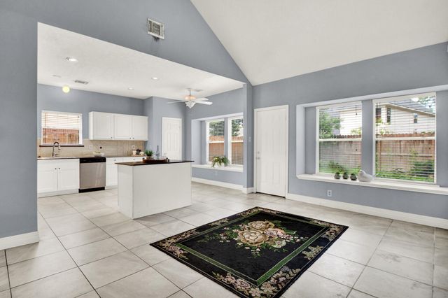 5719 W Vistaglen Loop, Houston, TX 77084