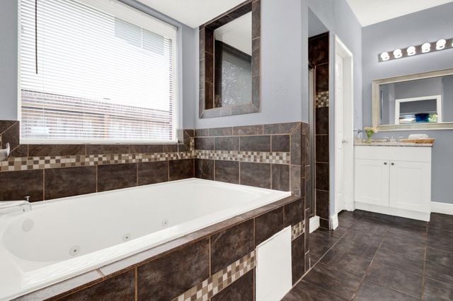 5719 W Vistaglen Loop, Houston, TX 77084