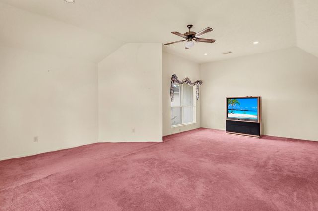 5719 W Vistaglen Loop, Houston, TX 77084
