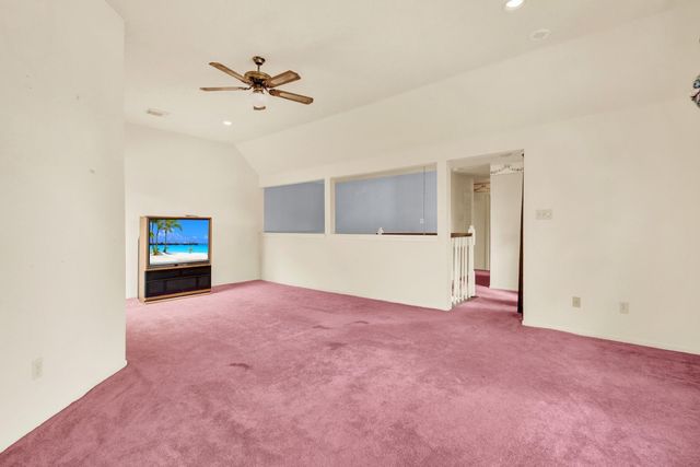 5719 W Vistaglen Loop, Houston, TX 77084