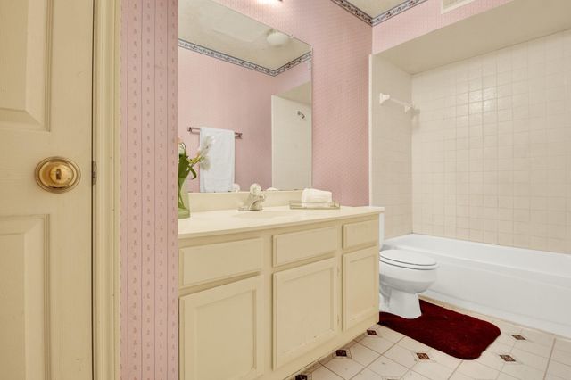5719 W Vistaglen Loop, Houston, TX 77084