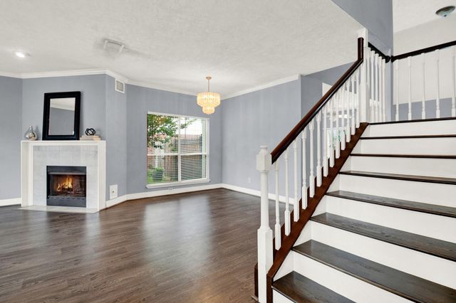 5719 W Vistaglen Loop, Houston, TX 77084