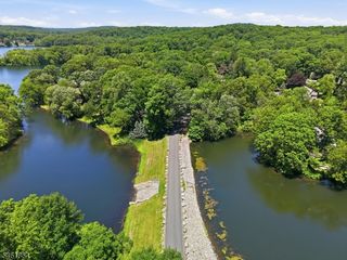 9 Juniper Trl, Kinnelon Boro, NJ 07405