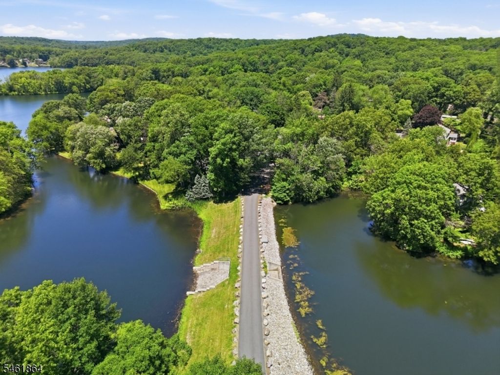 9 Juniper Trl, Kinnelon Boro, NJ 07405 — photo 2
