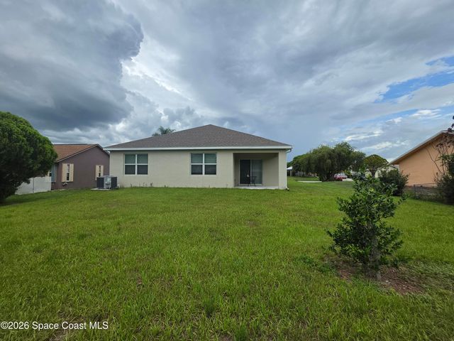 1625 Kanabec Avenue NW, Palm Bay, FL 32907