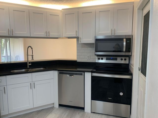 12 Via De Casas Sur 102, Boynton Beach, FL 33426
