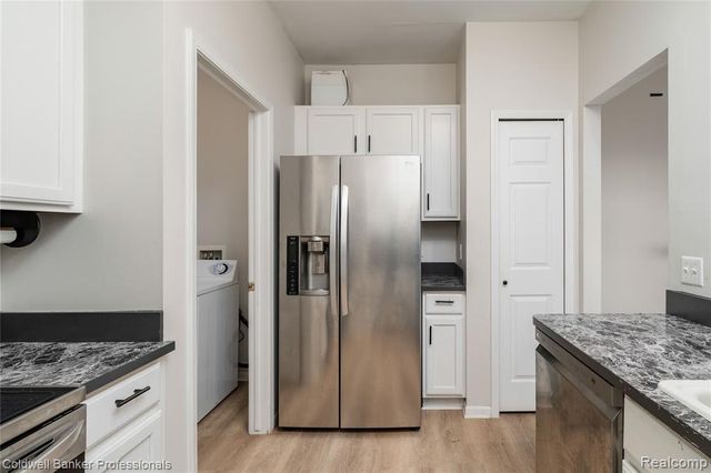 2104 Trailway Court, Commerce Twp, MI 48390