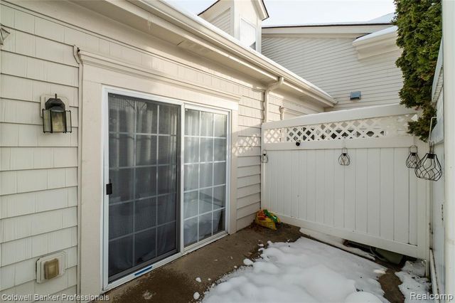 2104 Trailway Court, Commerce Twp, MI 48390