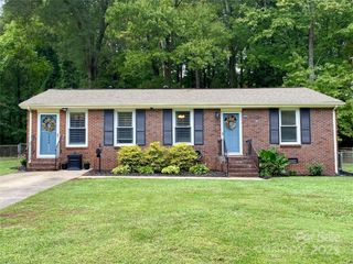 3808 Seaforth Drive, Charlotte, NC 28205