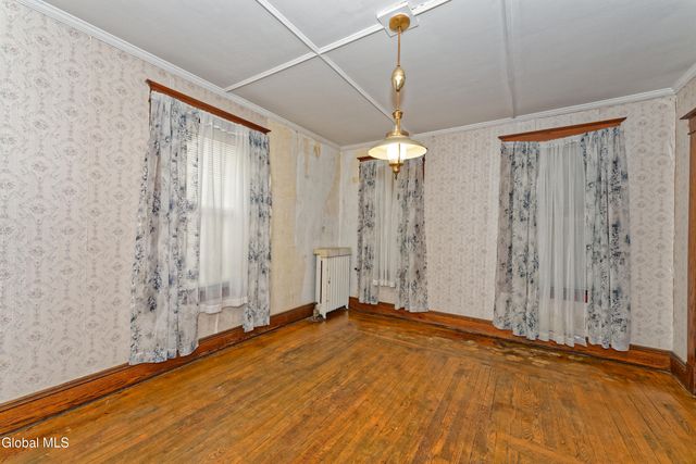 91 Snowden Avenue, Schenectady, NY 12304