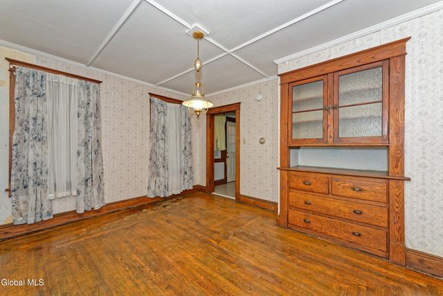 91 Snowden Avenue, Schenectady, NY 12304