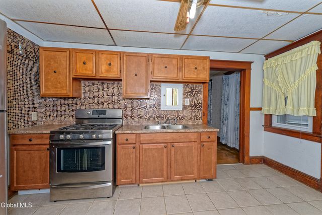 91 Snowden Avenue, Schenectady, NY 12304